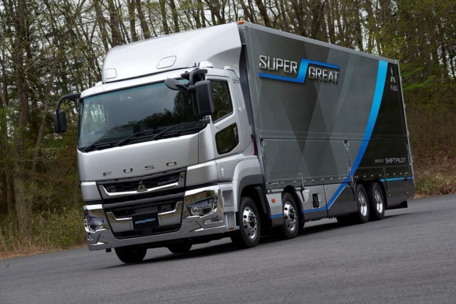 Daimler показал новый экономичный грузовик FUSO Super Great